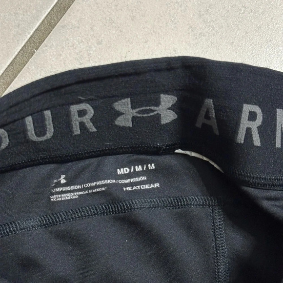 Under Armour Women‎ Black Compression Capri Leggings Heatgear Athletic Size M - Picture 6 of 8